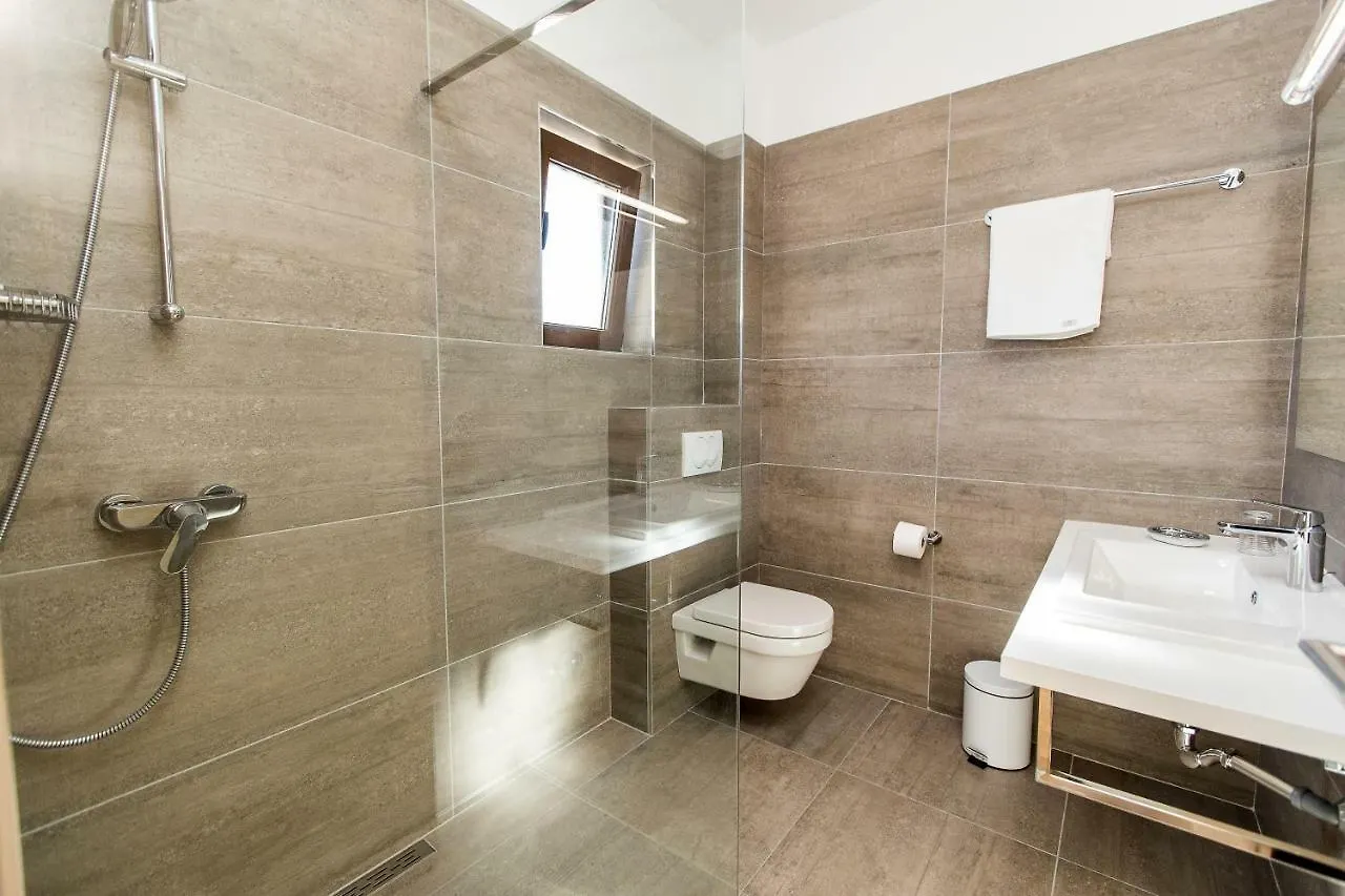 Pansion Preza 4*, Selce Croatia
