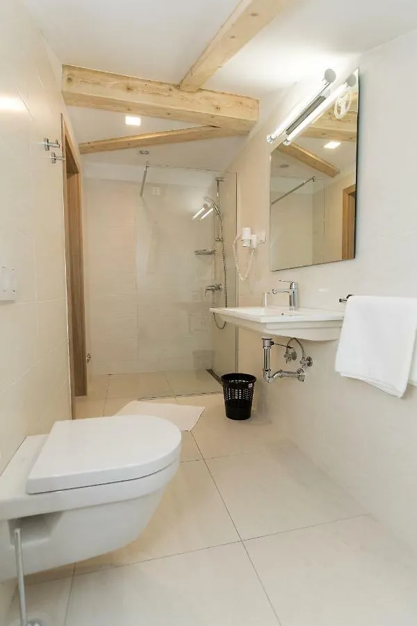 Pansion Preza Otel Selce Hırvatistan