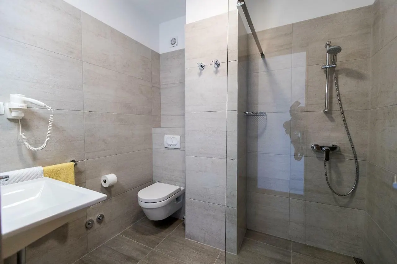 Pansion Preza Hotell Selce Pensionat