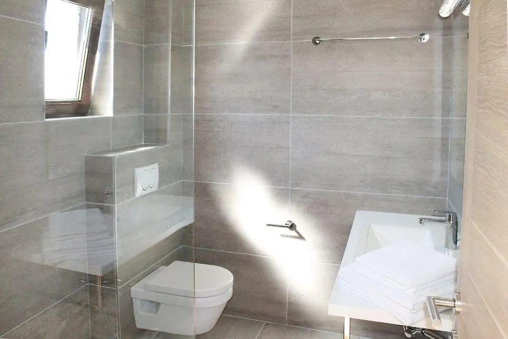 Pansion Preza Hotell Selce 4*,